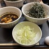 なぜ蕎麦にラー油を入れるのか。 田町店