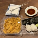 藁焼 みかん - 福岡県産の雲丹。本日採れたて。