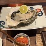 藁焼 みかん - 岩牡蠣。サルサソースすごく合う！好き！