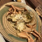 藁焼 みかん - 毛蟹は分解してくれますがここからは自分でほじって食べます。食べにくいけど美味しかった！