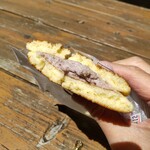 小荒井製菓 - プレミアム小倉生どら (断面)