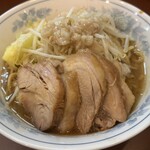豚増しらーめん　ヤサイ少なめ、背脂