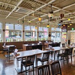 アリーズ フレンド カフェ&レストラン - 内観