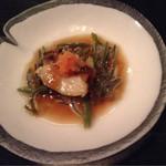 酒盃 - アワビとじゅんさいの酢の物