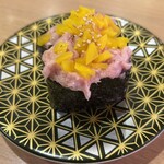 回転寿司 新竹 - とろたく軍艦巻き