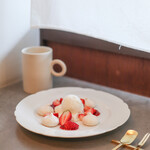 喫茶 space - ２０２５年５月再訪：苺のイートンメス