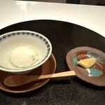 TOMONO - 【 杏仁豆腐 】