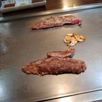 磐梯 - お肉(焼いている)