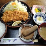 とんかつ専門店 かつ一 - ロースかつ定食