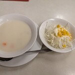 ジャッキー ステーキハウス - サラダとスープ