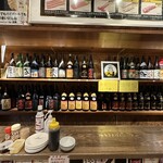 ホルモン湯田のじゃん横 - 焼酎がずらり