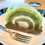 スターバックスコーヒー - 料理写真:抹茶の米粉ロールケーキ
