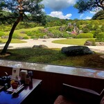 翆 - 喫茶室翆(みどり)から枯山水庭を望む