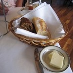 Wolfgang's Steakhouse by Wolfgang Zwiener - 2010年のバゲット(2種類)､バター