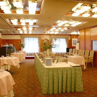 20～100名の忘新年会におすすめ立食の会場もございます。部屋代22000