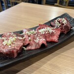 ホルモン焼肉 肉の大山 - 