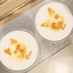 Cat Café MOFF - ドリンク写真:アイスカフェラテ(好きな猫ちゃんをプリント)