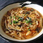 雫石ゴルフ場 - こだわりの「酸辣湯麺」
