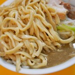 ラーメンエース - ラーメン＋限定煮干　麺ズームアップ＆スープズームアップ