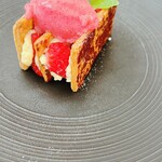 レストラン リッシュ - 苺のミルフィーユ