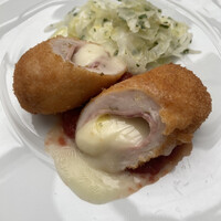 フィオレンティーナ - ■肉料理
                    信玄どりとモルタデッラ タレッジョチーズのインボルディーニ