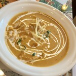 ダナパニ - こちらはチキンカレーです。