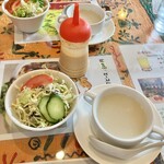 ダナパニ - サラダのドレッシング、自由にかけられました！