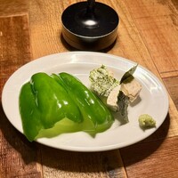 カルネジーオ イースト - 
