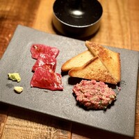 カルネジーオ イースト - 