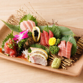 漁港直送！新鮮魚介の刺身盛り合わせ