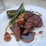 300400857 - 北海道産エゾ鹿ランプ肉のロティ 自家製マデラソース（110g）