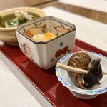 松宴すげの - お通し（バイ貝の煮付け・鮭のマリネ・わらびのおひたし）