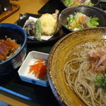 うなぎセット　1580円
          