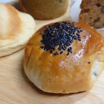 ベイクハウス イエローナイフ - つぶあんパン