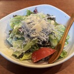 えぼし - 一応野菜も。しらすシーザーサラダ