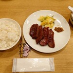牛たん料理 閣 仙台大和町店 - 牛たん焼き定食(4枚)　ライス・テールスープ・お新香付