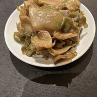 廣東料理 民生 ヒルトンプラザウエスト店 - 自家製ザーサイ