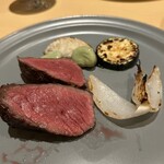 Ecru 117 - 赤毛和牛の炭火焼き（１人分取り分け）