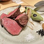 Ecru 117 - 赤毛和牛の炭火焼き