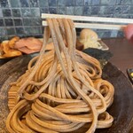 麺屋 みつば - 極太麺ですが、小麦の旨さがギュッと詰まっています