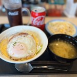 松屋 - 料理写真:チーズバーガー丼セットにコカコーラ！