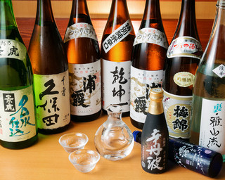 Katsugyo Shunsai Kushiyaki Tokoro Torimasa - 定番の日本酒から、月替わりで時期に合わせた日本酒、珍しい日本酒をご用意しております。