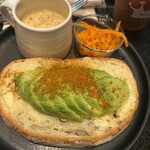 Paul Bassett - アボカドのオープンサンドプレート　1200円