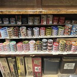 花野商店 - 缶詰のラインナップ❗️博物館みたい❤️