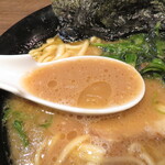 麺達うま家 - スープ