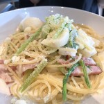 RACINES - 友人がセレクトしたカブとベーコンのクリームソースパスタも撮らせてもらいました