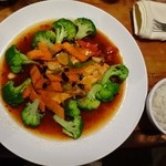 Orient Chinese & Japanese Restaurant - 料理写真:Steamed salmon black bean source