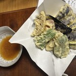 居酒屋 忠助  - 野菜天盛り