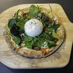 ブラータとルッコラの特製マルゲリータ