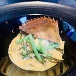 西欧料理 サヴァカ - ⑧【パスタ】
       ドウマン蟹のクリームパスタ、大蒜芽添え